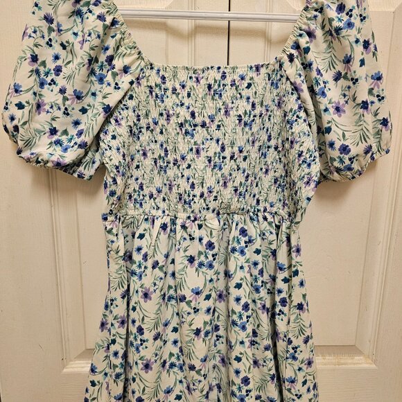 White Floral Puffy Sleeve Dress - Picture 2 of 8